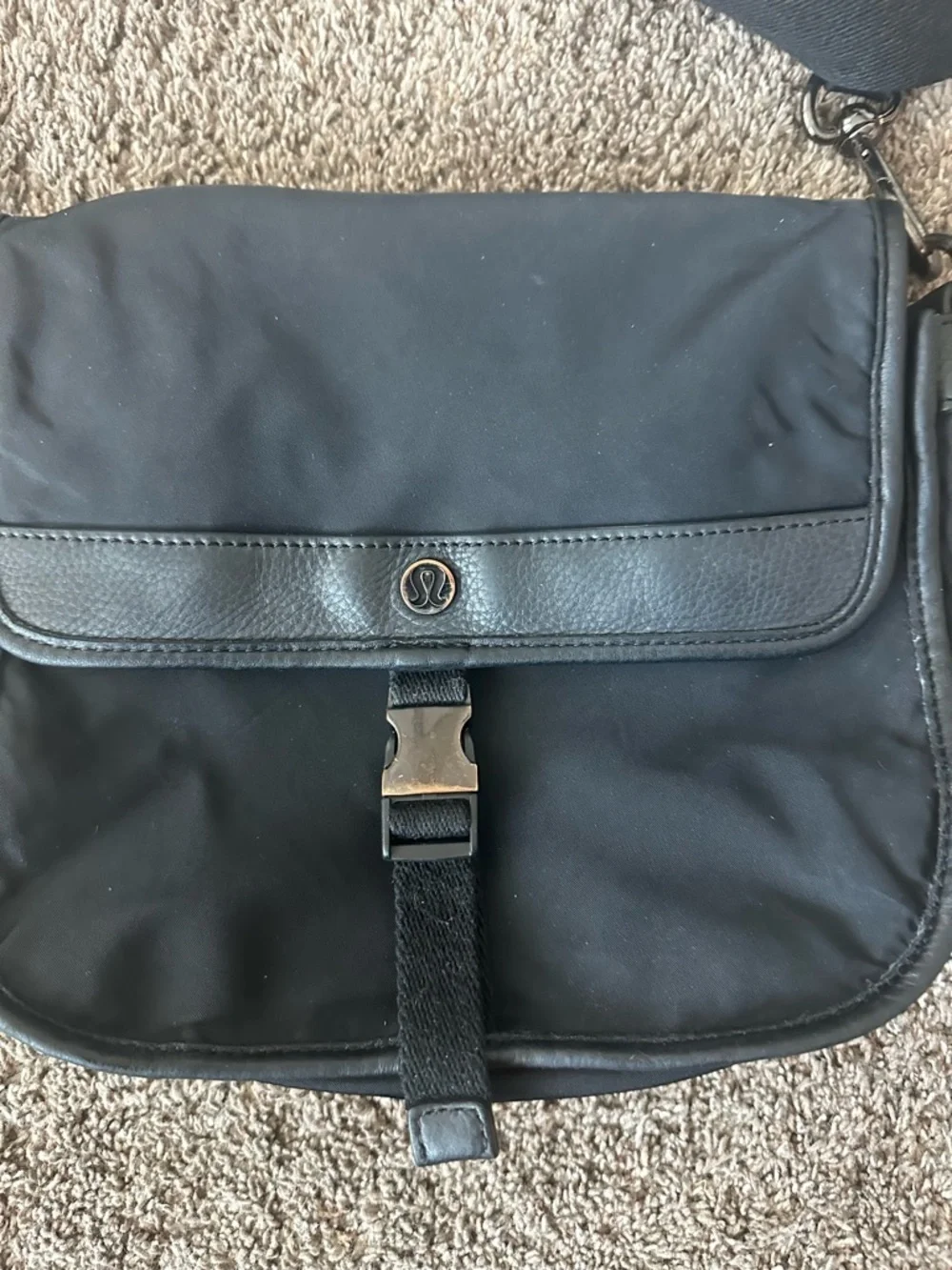Lululemon Black Fold Over Crossbody Messenger Bag Buckle Flap Athleisure Chic